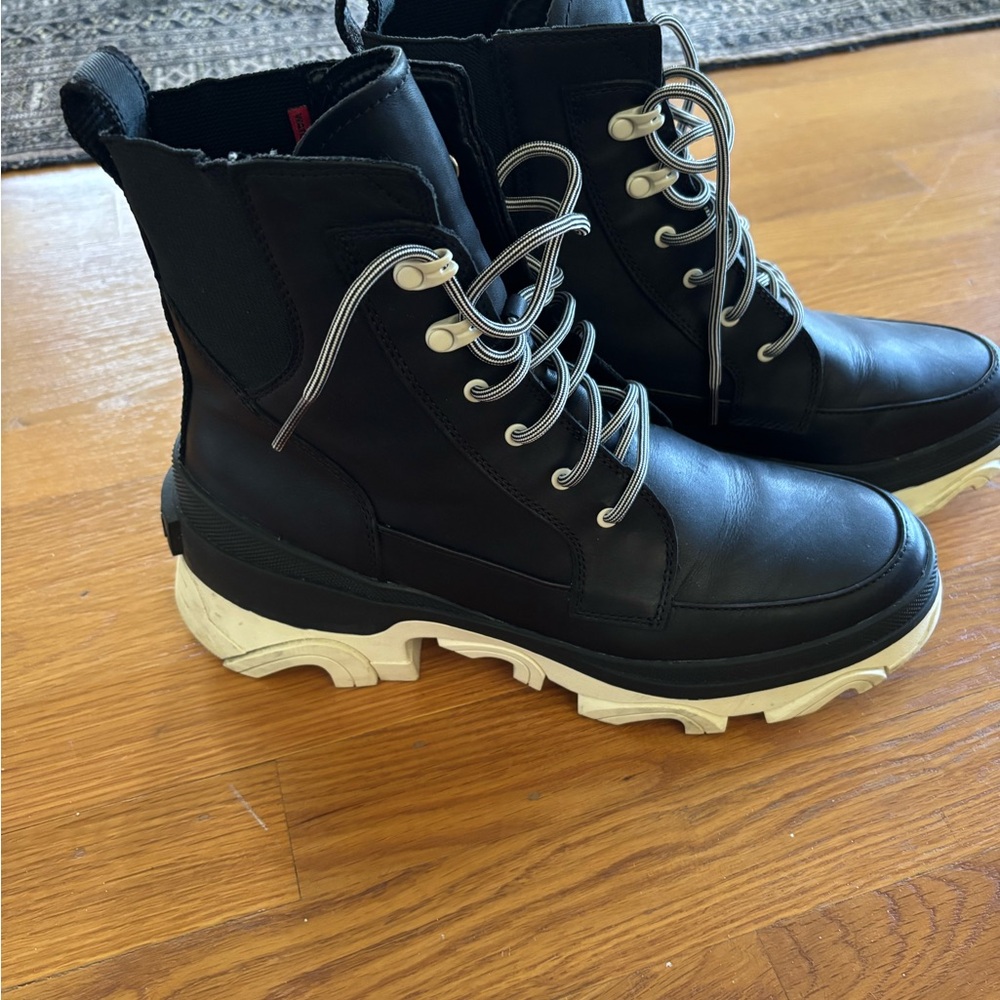 Sorel Brex Waterproof Black Lace Boots, size 10.5
